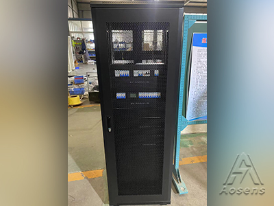 37U光伏配電柜 前單開網孔門 后雙開網孔門600*600*1800